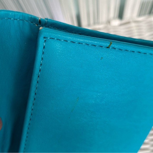 Rare Guess Turquoise Shoulder Bag and Matching Wallet Set Size Small - Picture 17 of 17